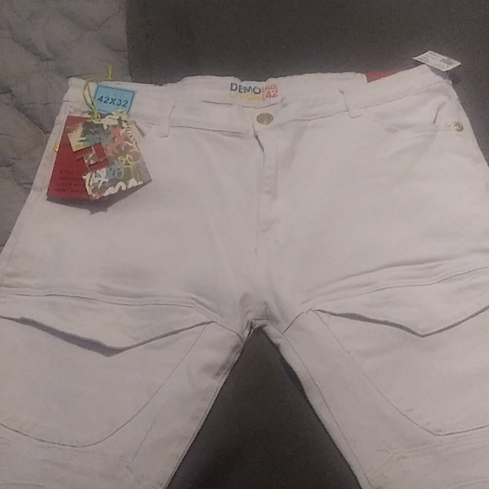Demo lition white jeans